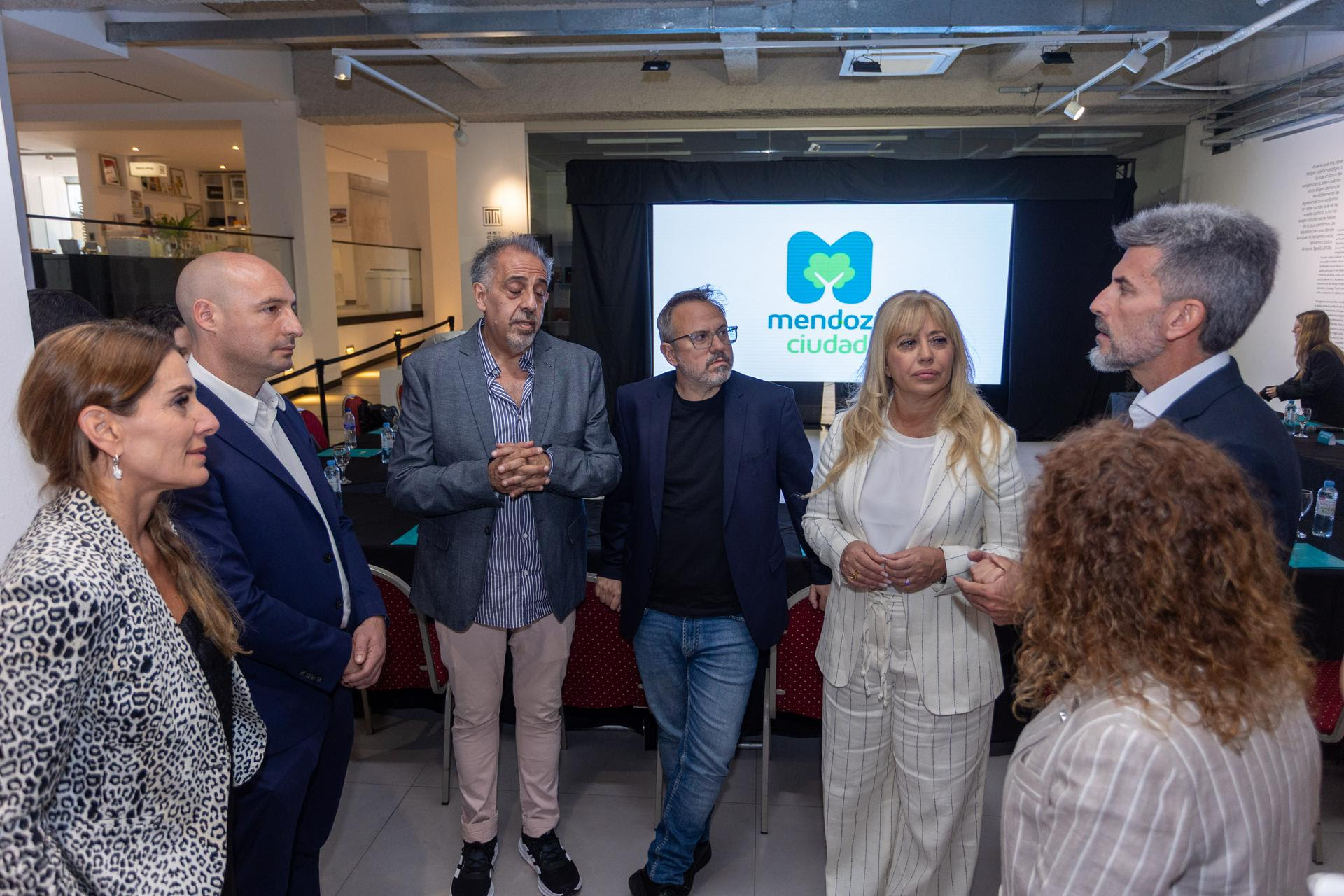 NOTICIAS ESCOBAR:ESCOBAR PARTICIPO DEL 4° ENCUENTRO DE INTENDENTES DE LA COALICION DE CIUDADES POR LA INTELIGENCIA ARTIFICIAL 